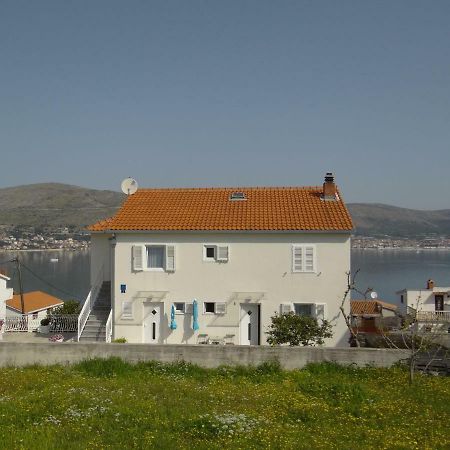 Apartments Tomislav - 120 M From Beach Donji Okrug  Екстериор снимка