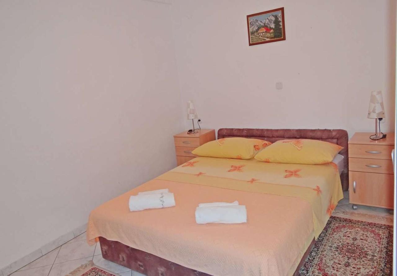Apartments Tomislav - 120 M From Beach Donji Okrug  Екстериор снимка