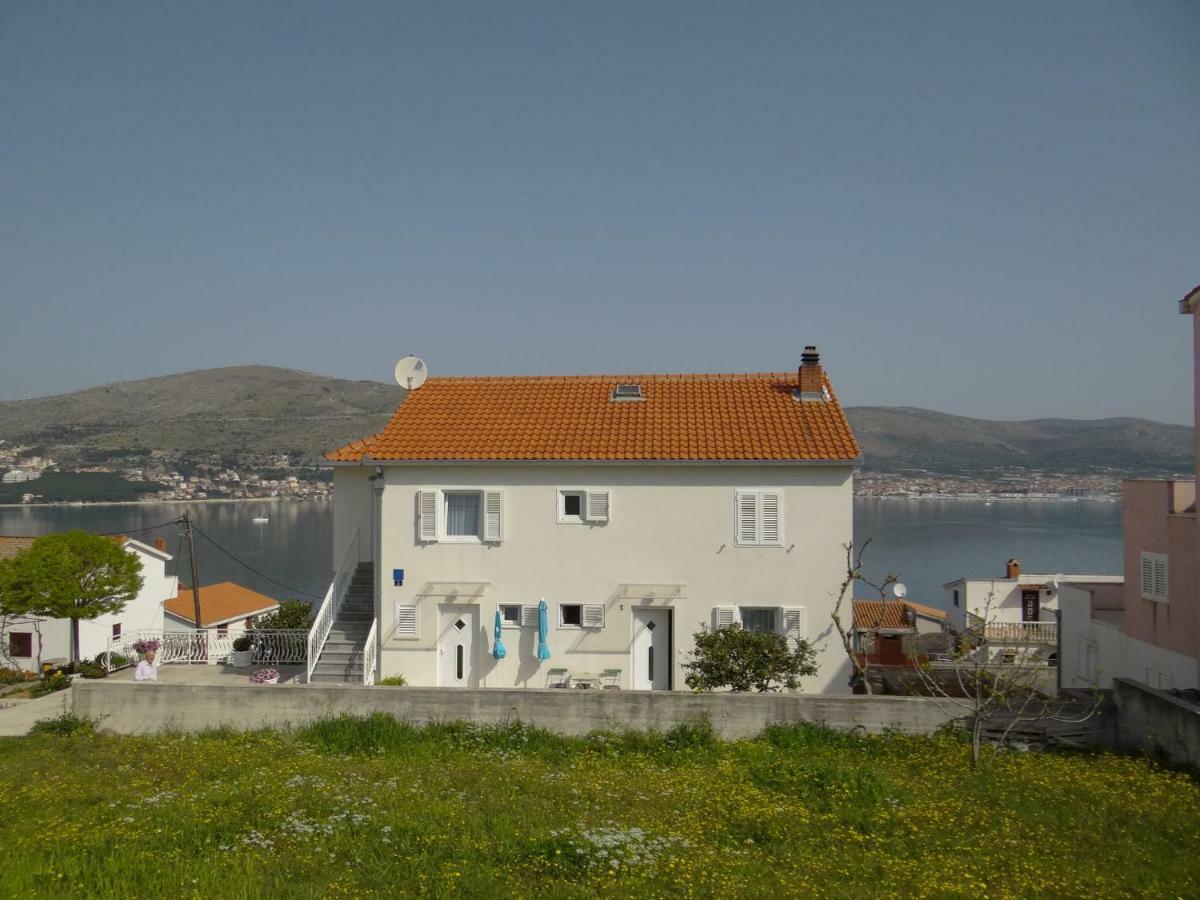 Apartments Tomislav - 120 M From Beach Donji Okrug  Екстериор снимка